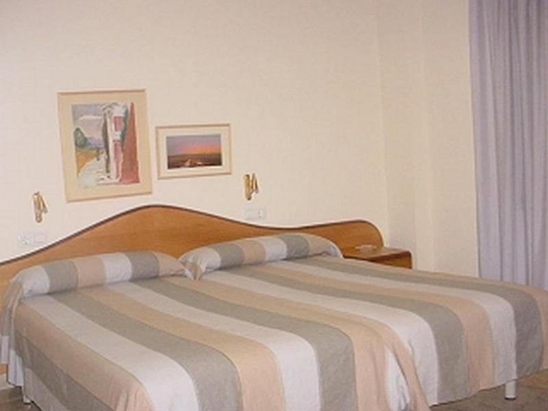 Hostal La Barretina Figueras Exterior foto